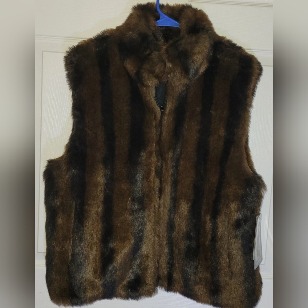 Coaco New York  Vest Size Medium Faux Fur Reversible Brown Furry Stripes New
